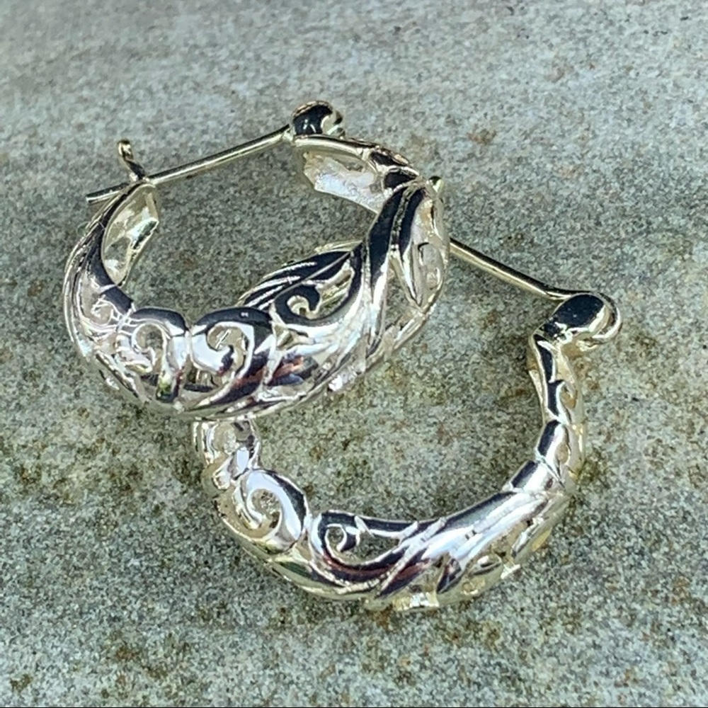 Filigree silver small hoop post earrings new classic minimalist silver plated - Picture 2 of 6